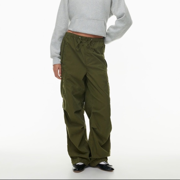 COPY - New ARITZIA squad parachute pant - Picture 2 of 5